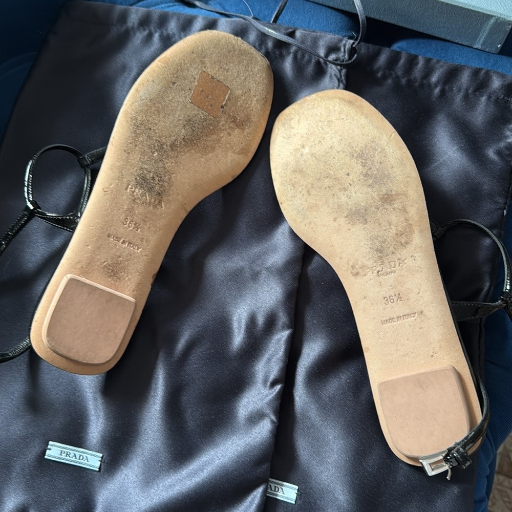 Prada patent leather thong sandals -AUTHENTIC - Picture 7 of 10